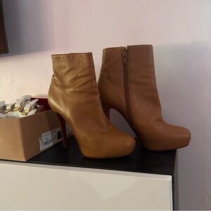 Christian Louboutin Mamanouk Boots 120 Nappa Camel